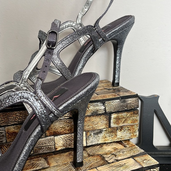 NINA Pewter Glitter Strappy Sling Back Dress Sandals - Size 7 - Picture 6 of 13